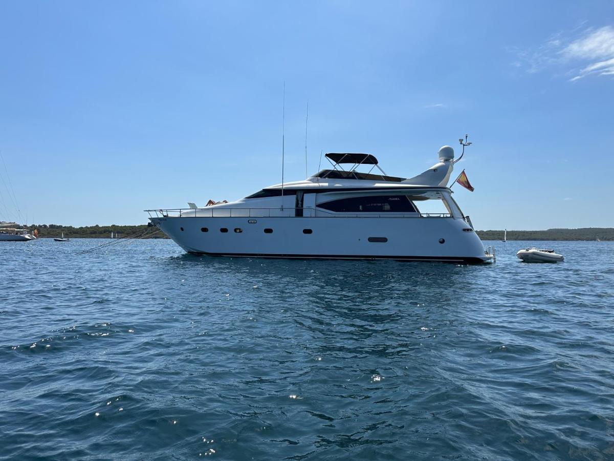 Hotel Yacht 20Metros Sant Adrià de Besòs Exterior foto